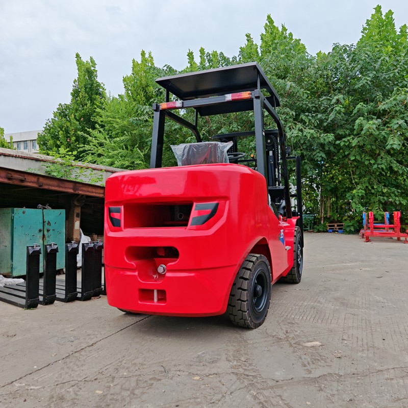Low Mast Forklifts