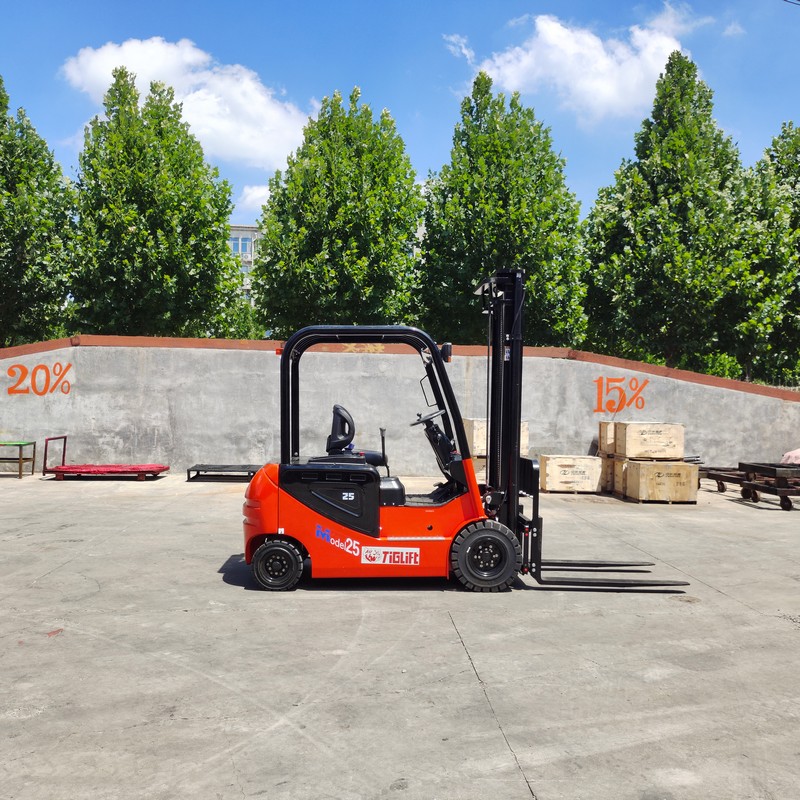 electric warehouse forklift