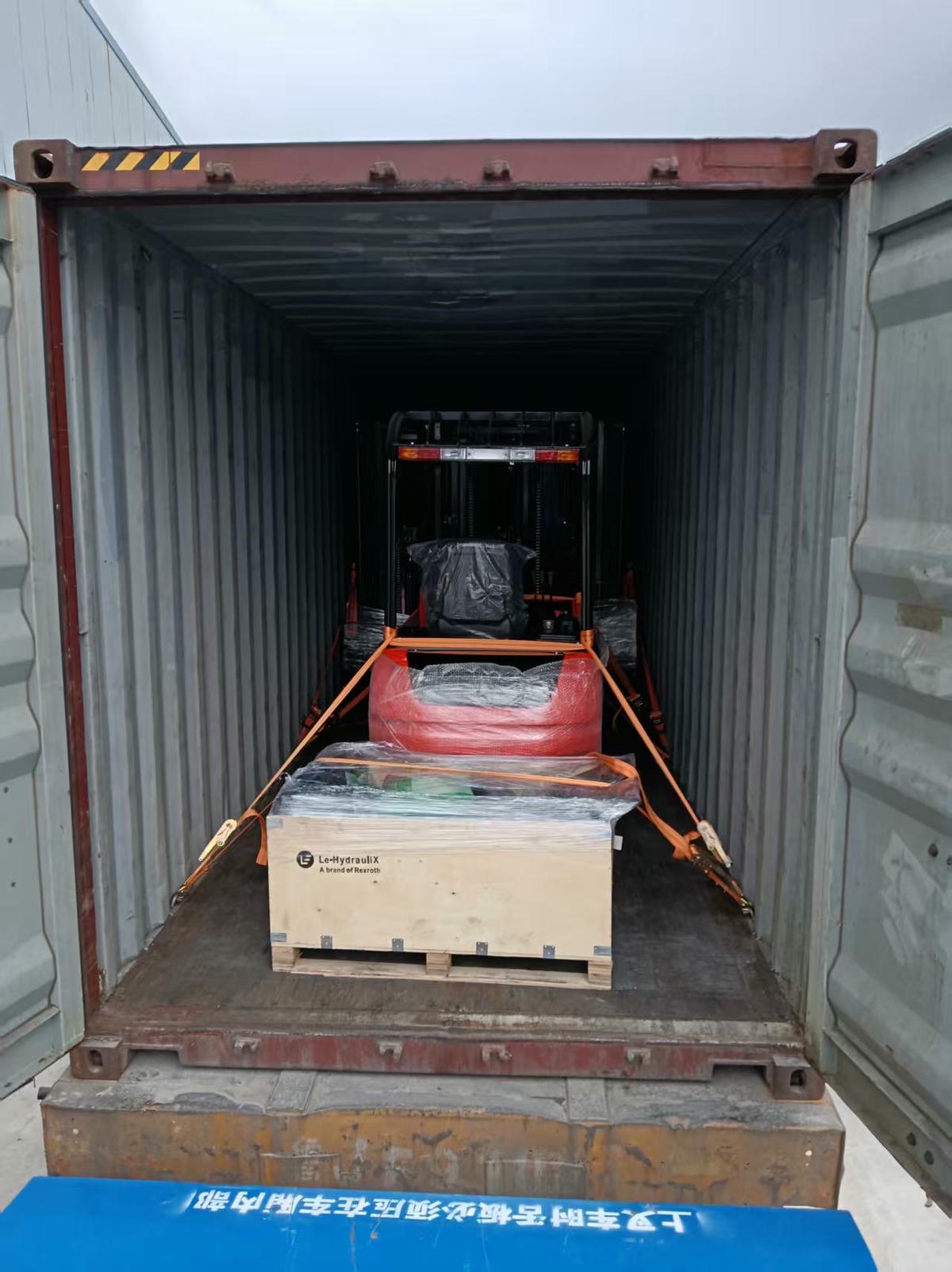 Electric Forklift Shipment Photo