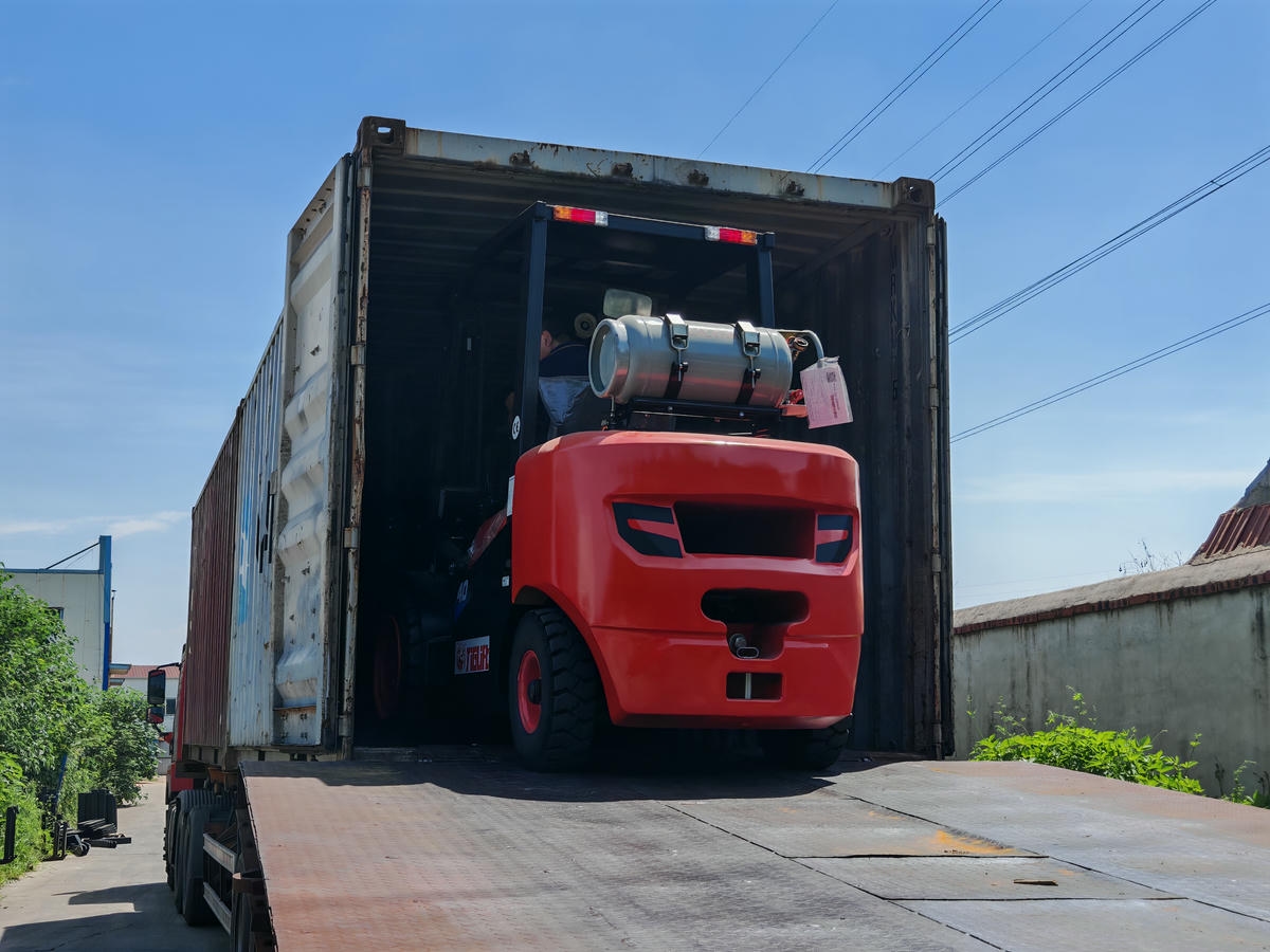 LPG Forklift Shipment Photo