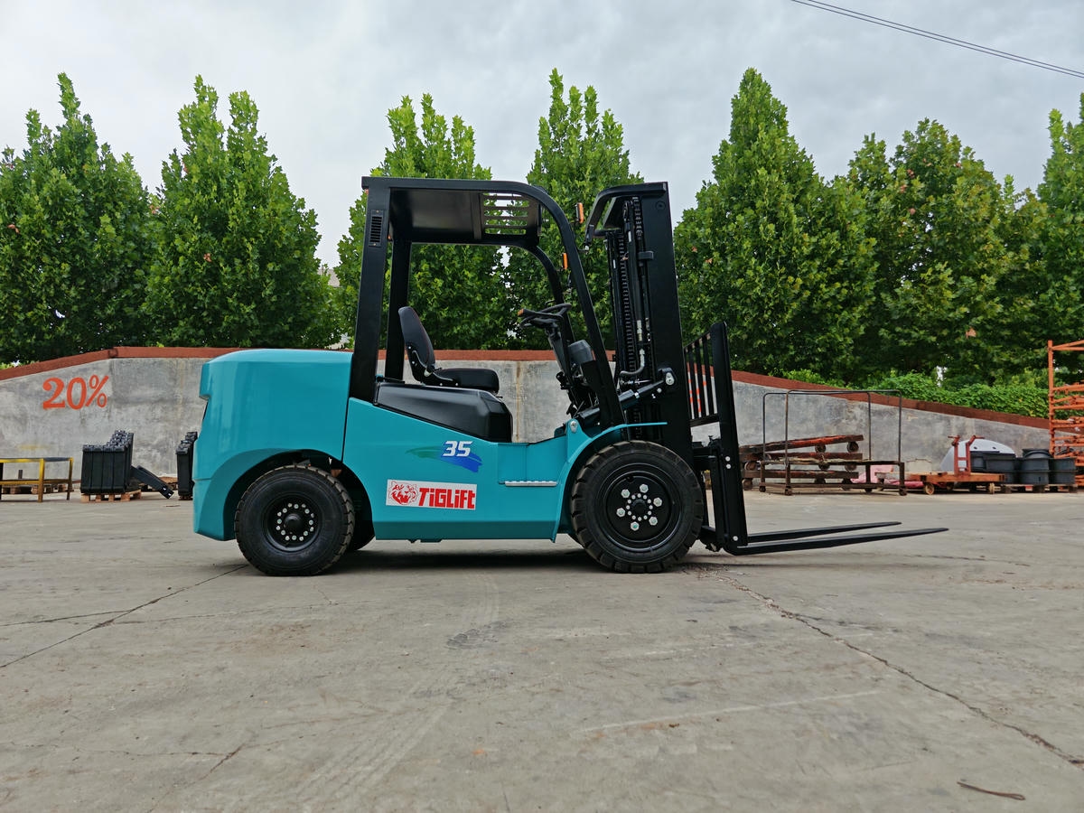 IC forklift