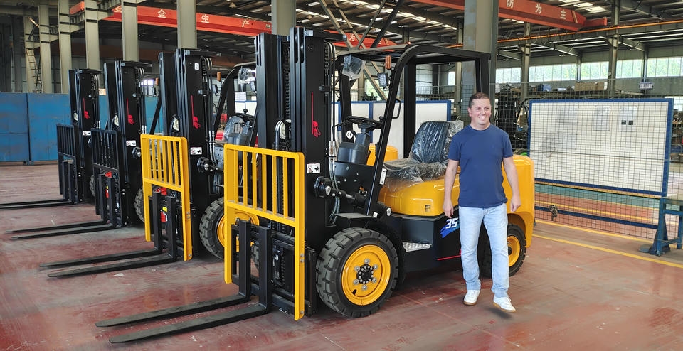 Forklift Forklift